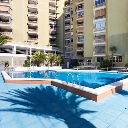 Live Decre Con Piscina Apartmán *